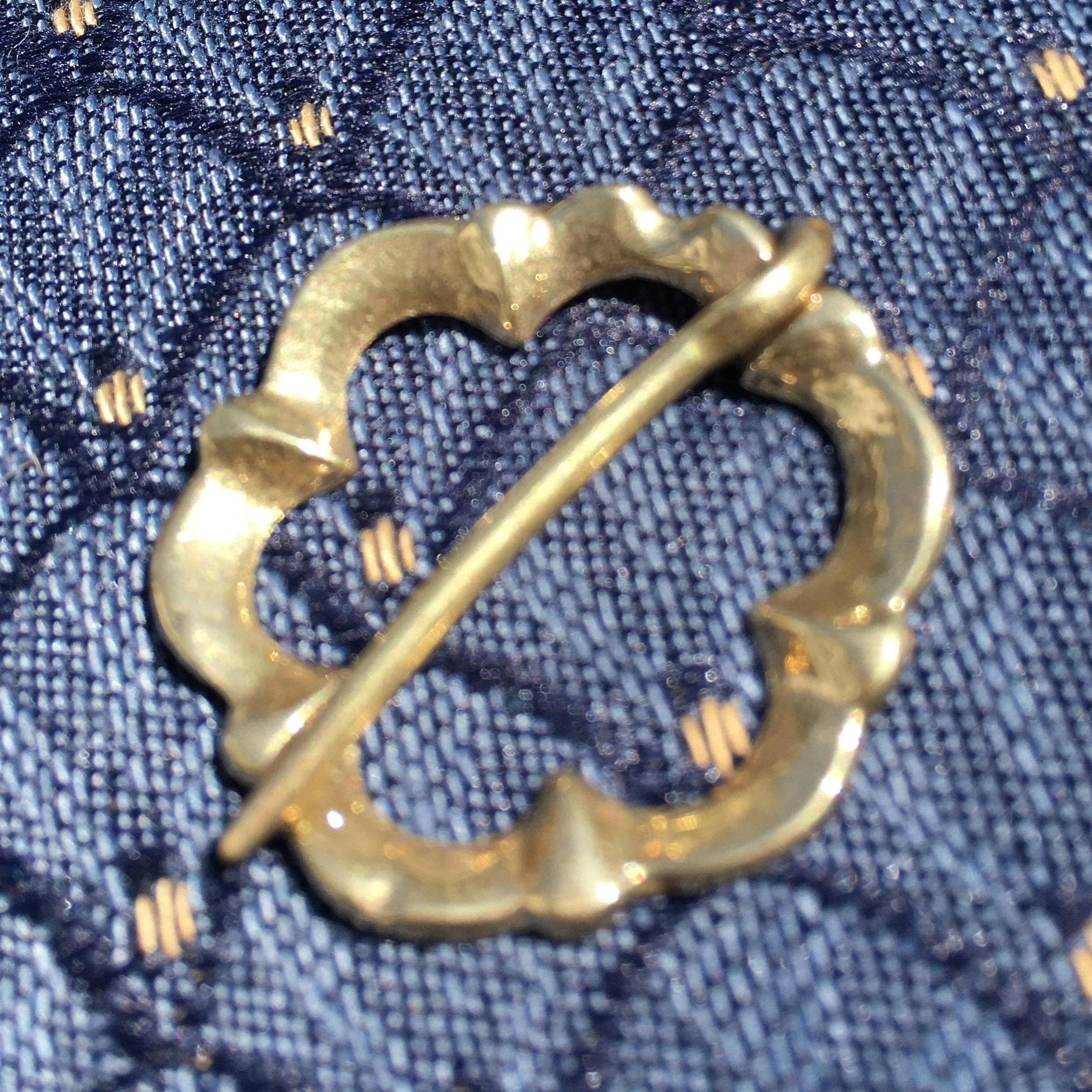 14th century Medieval Brooch - Small Sexfoil