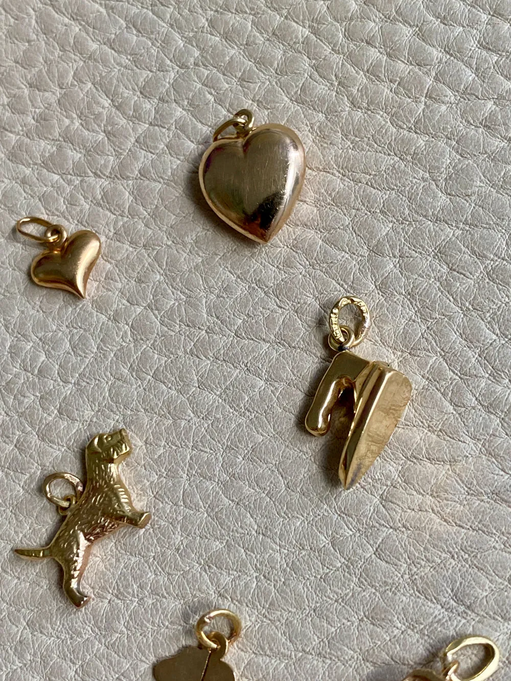 18k gold Swedish vintage charm or pendant - Embellished Heart with Red Stone