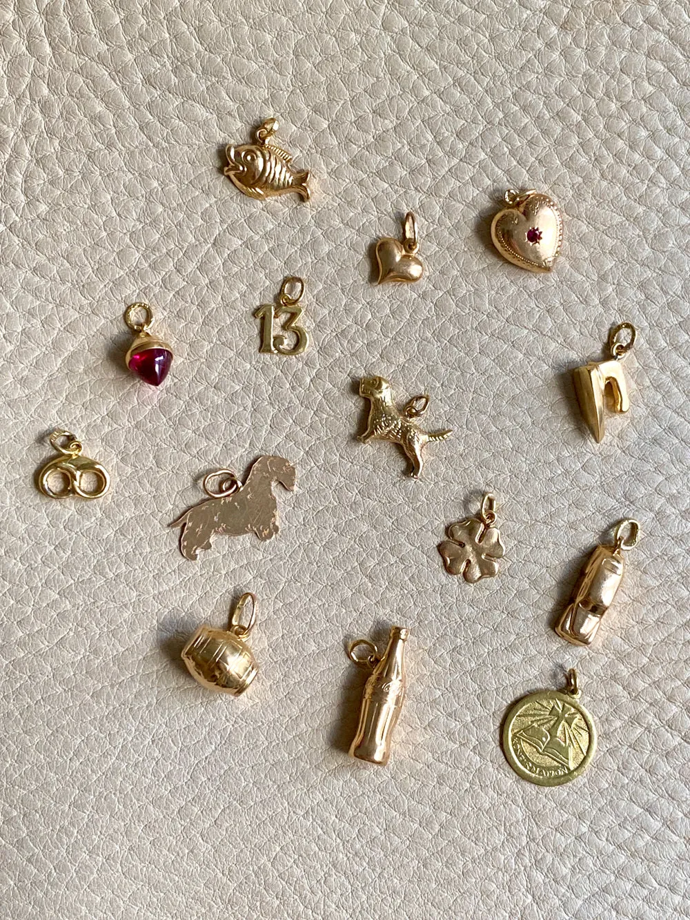 18k gold Swedish vintage charm or pendant - Vintage Car