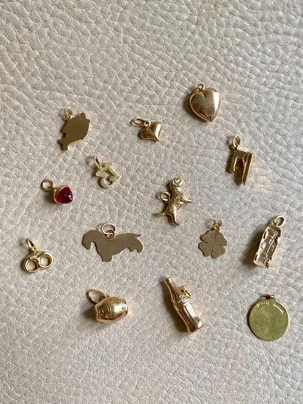 18k gold Swedish vintage charm or pendant - Vintage Car