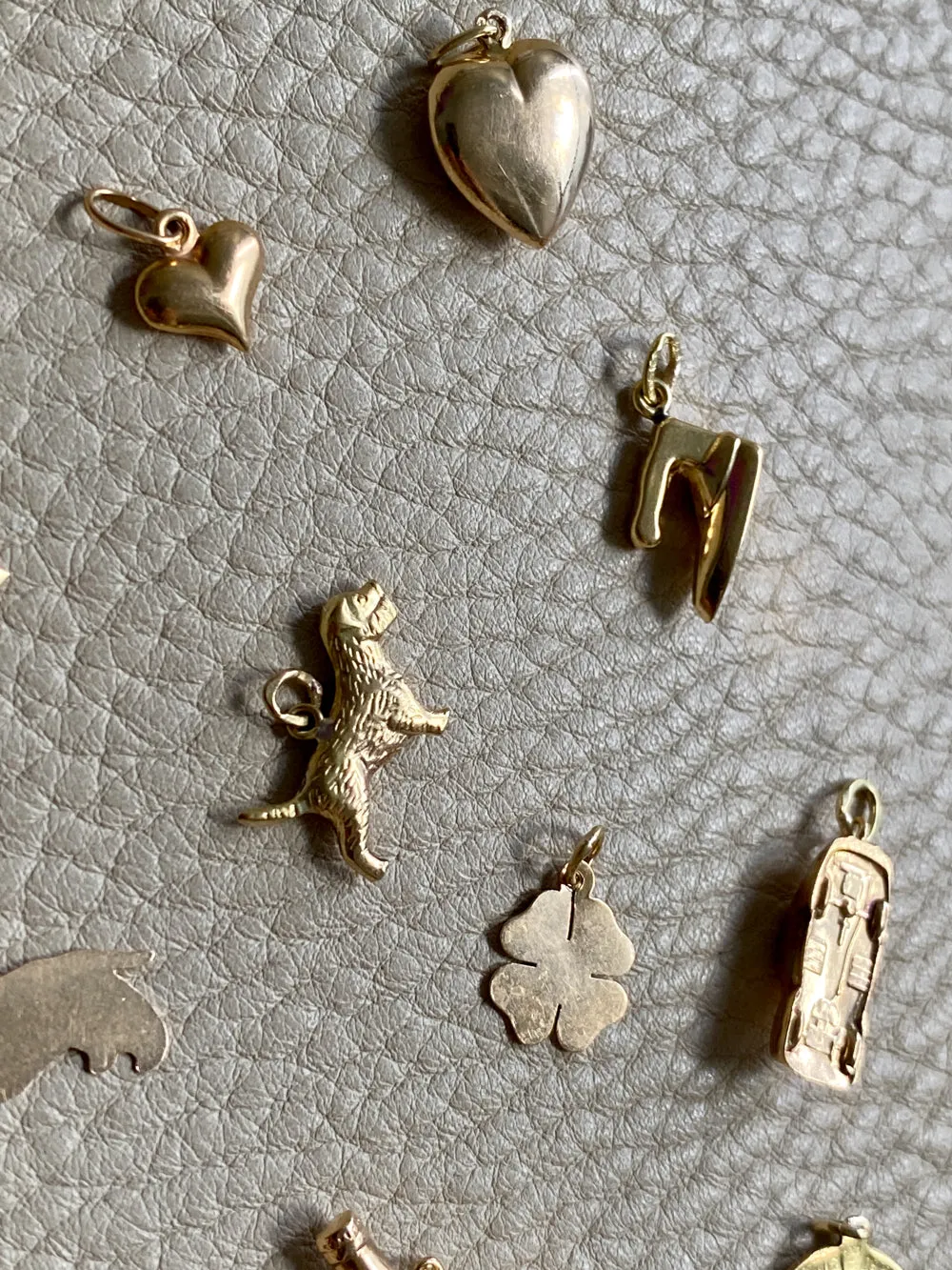18k gold Swedish vintage charm or pendant - Vintage Car