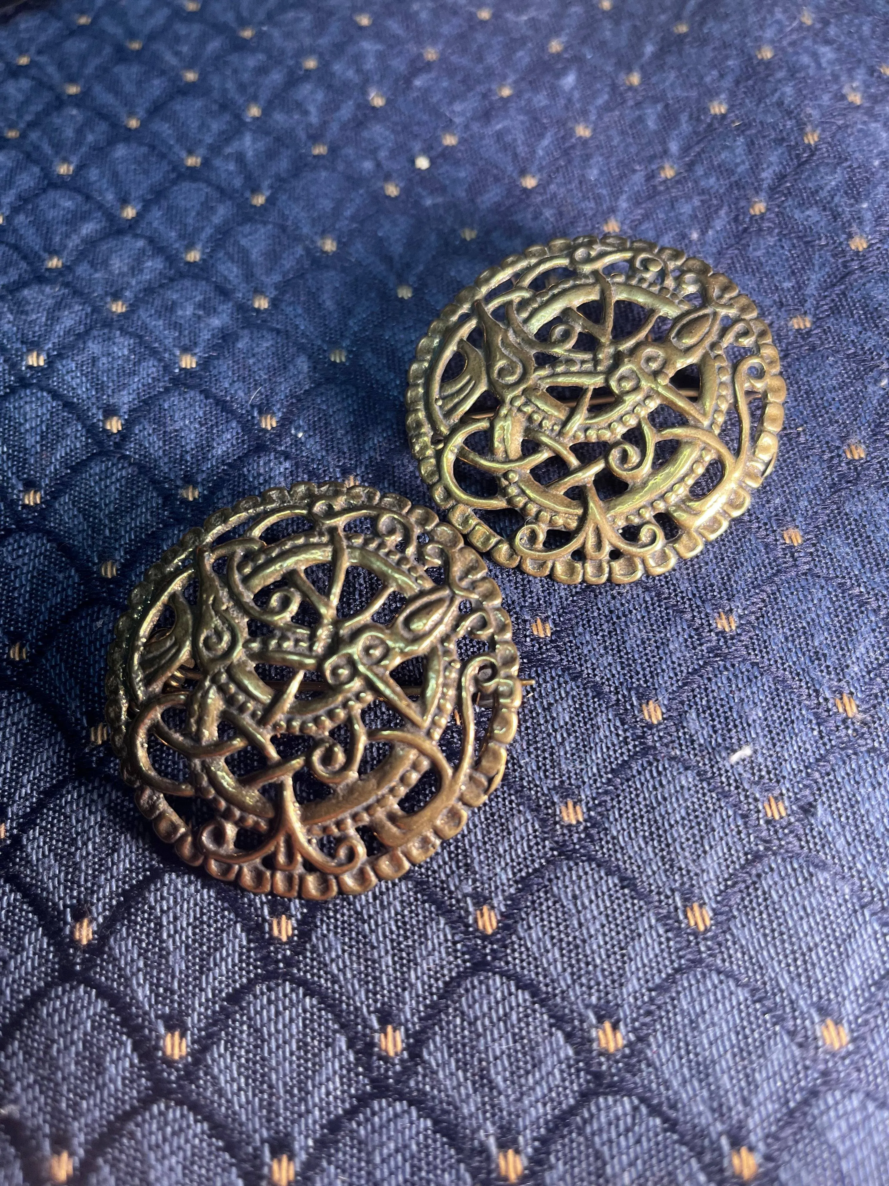 5 cm Viking Disc Urnes-style Brooches (set of 2) - Replica of Pitney Brooch