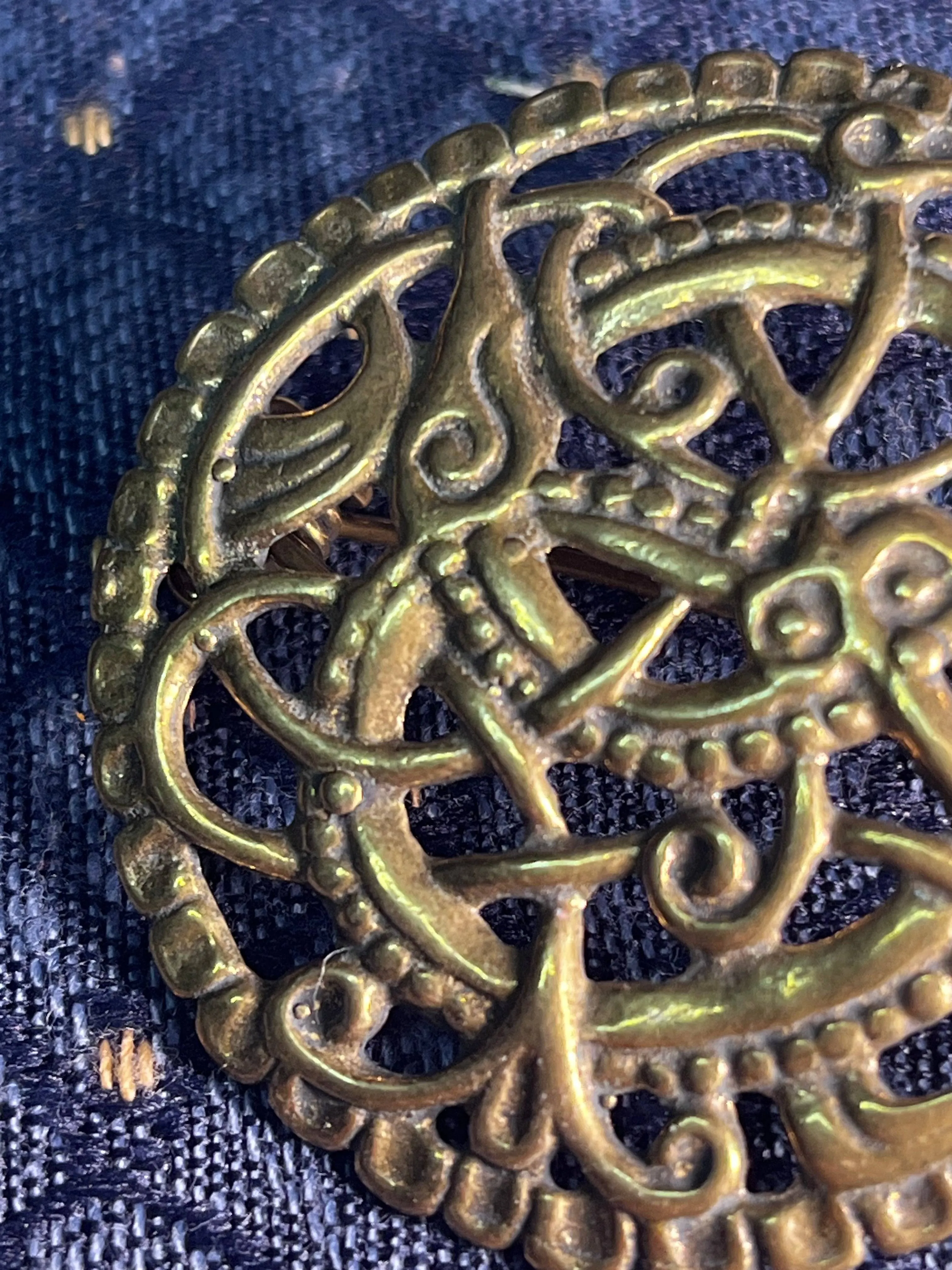 5 cm Viking Disc Urnes-style Brooches (set of 2) - Replica of Pitney Brooch