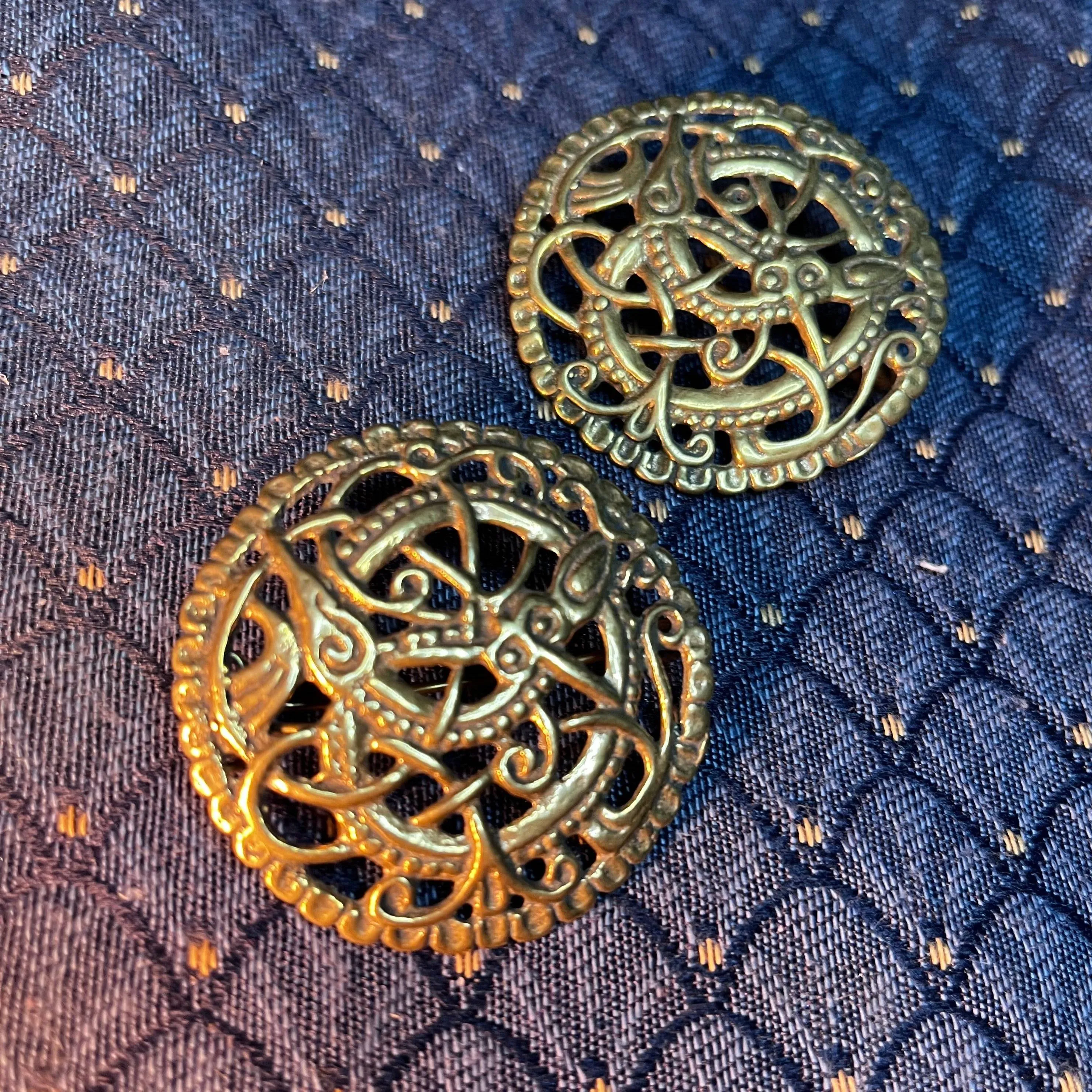 5 cm Viking Disc Urnes-style Brooches (set of 2) - Replica of Pitney Brooch