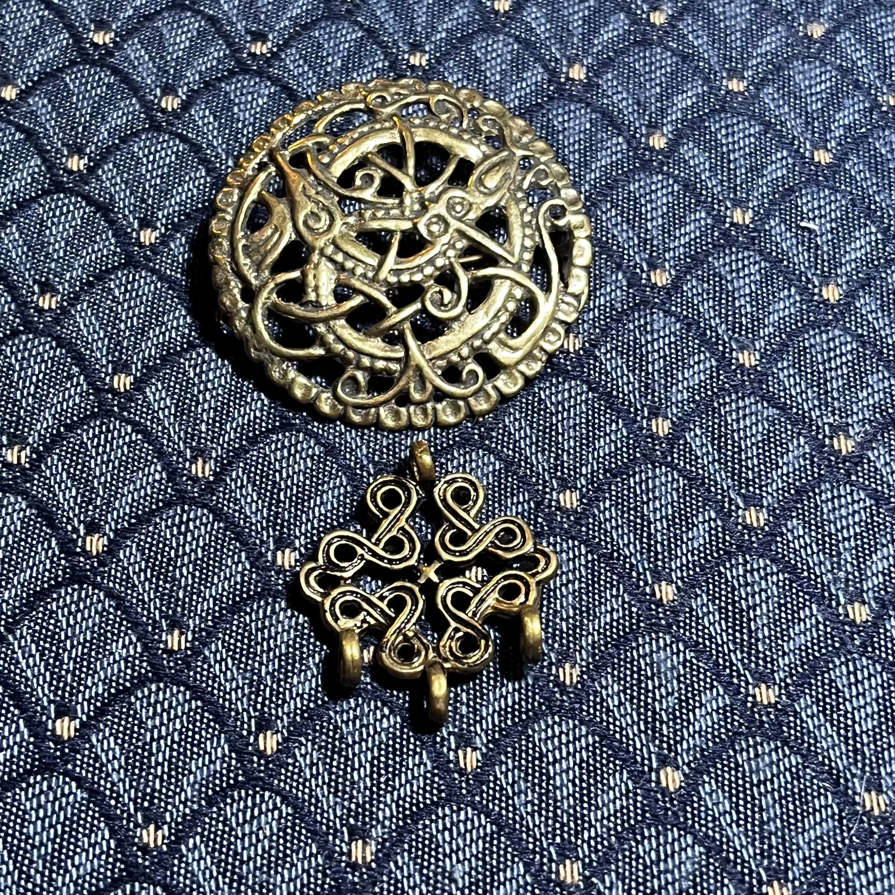 5 cm Viking Disc Urnes-style Brooches (set of 2) - Replica of Pitney Brooch