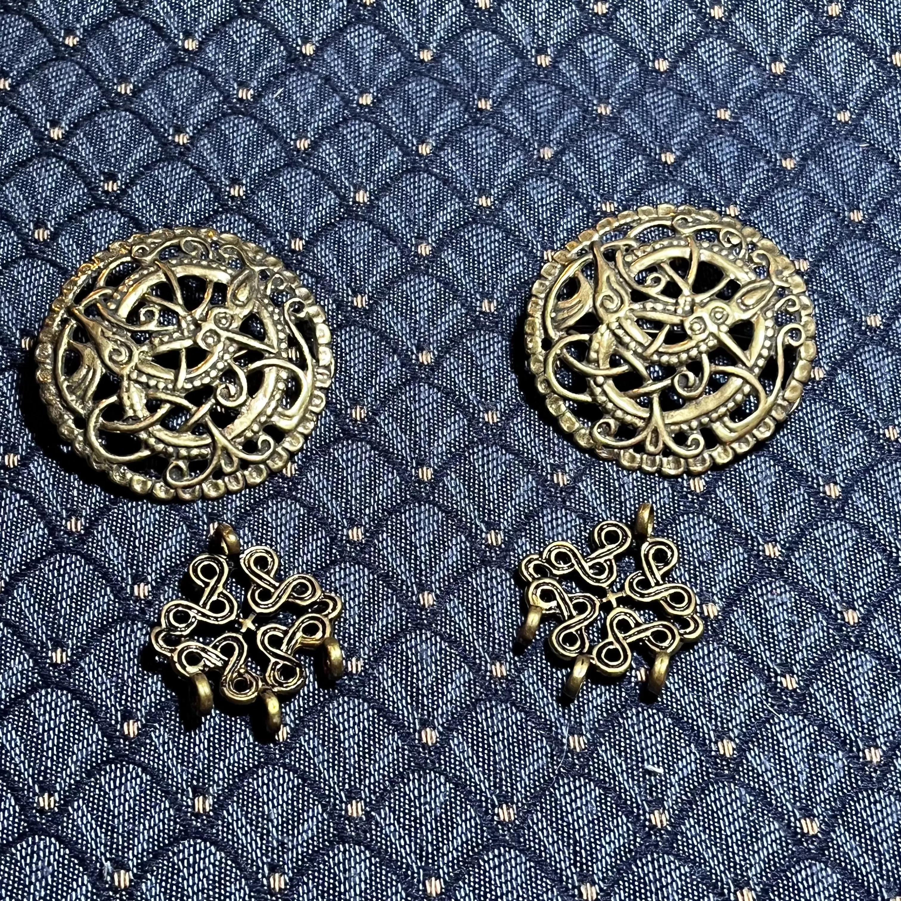 5 cm Viking Disc Urnes-style Brooches (set of 2) - Replica of Pitney Brooch