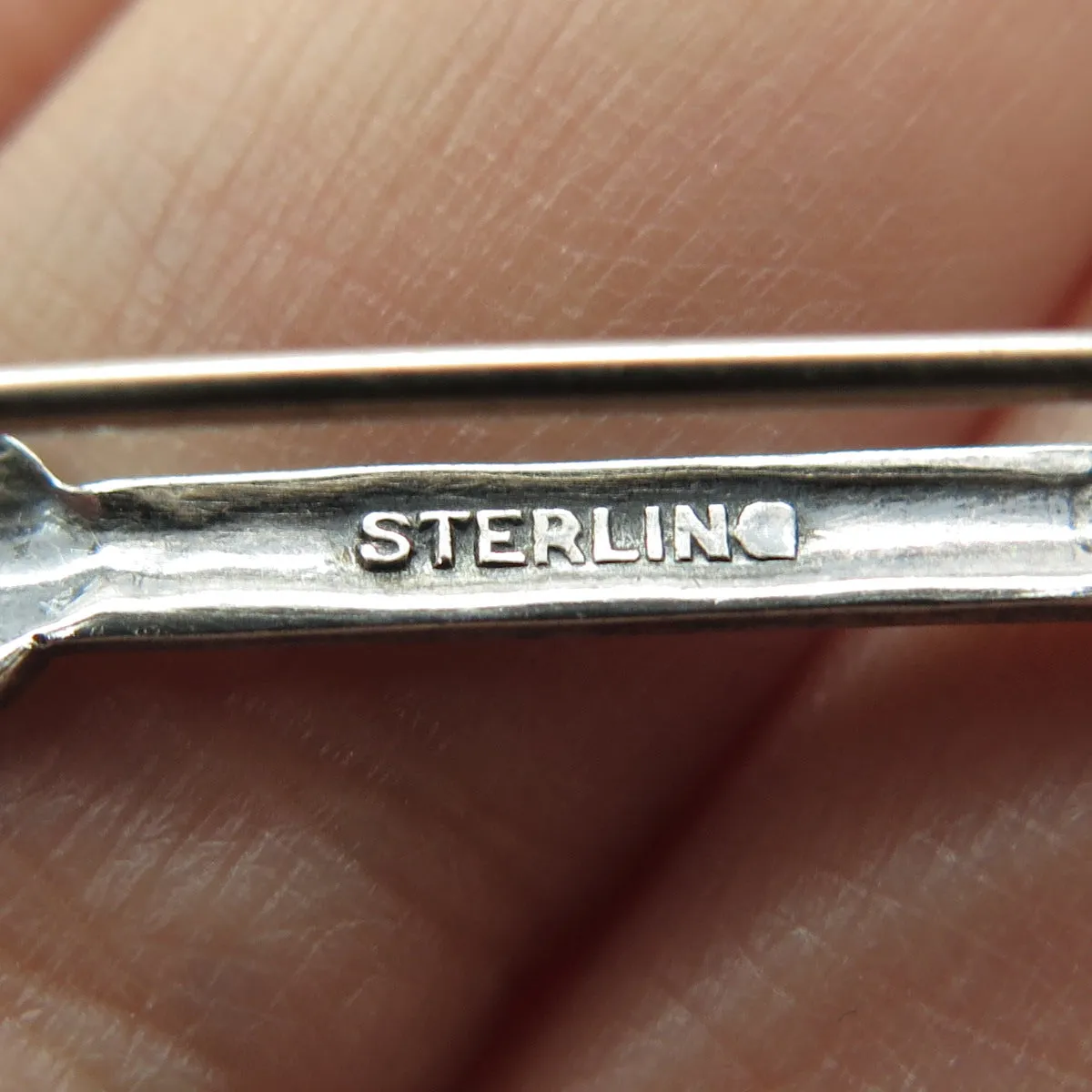 925 Sterling Silver Antique Art Deco Couple Kiss Oxidized Salt Spoon Pin Brooch