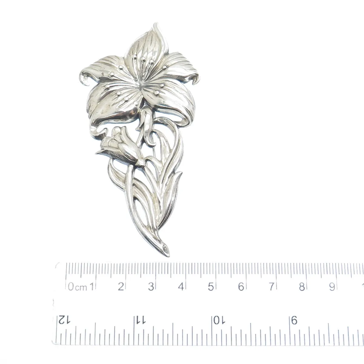 925 Sterling Silver Antique Art Deco Lily Flower Repousse Oxidized Pin Brooch