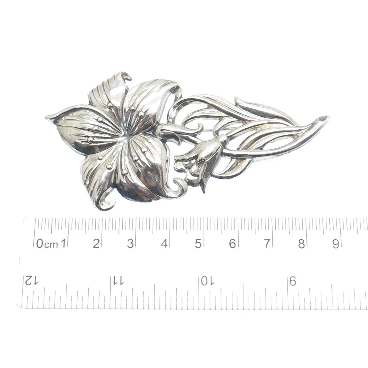 925 Sterling Silver Antique Art Deco Lily Flower Repousse Oxidized Pin Brooch