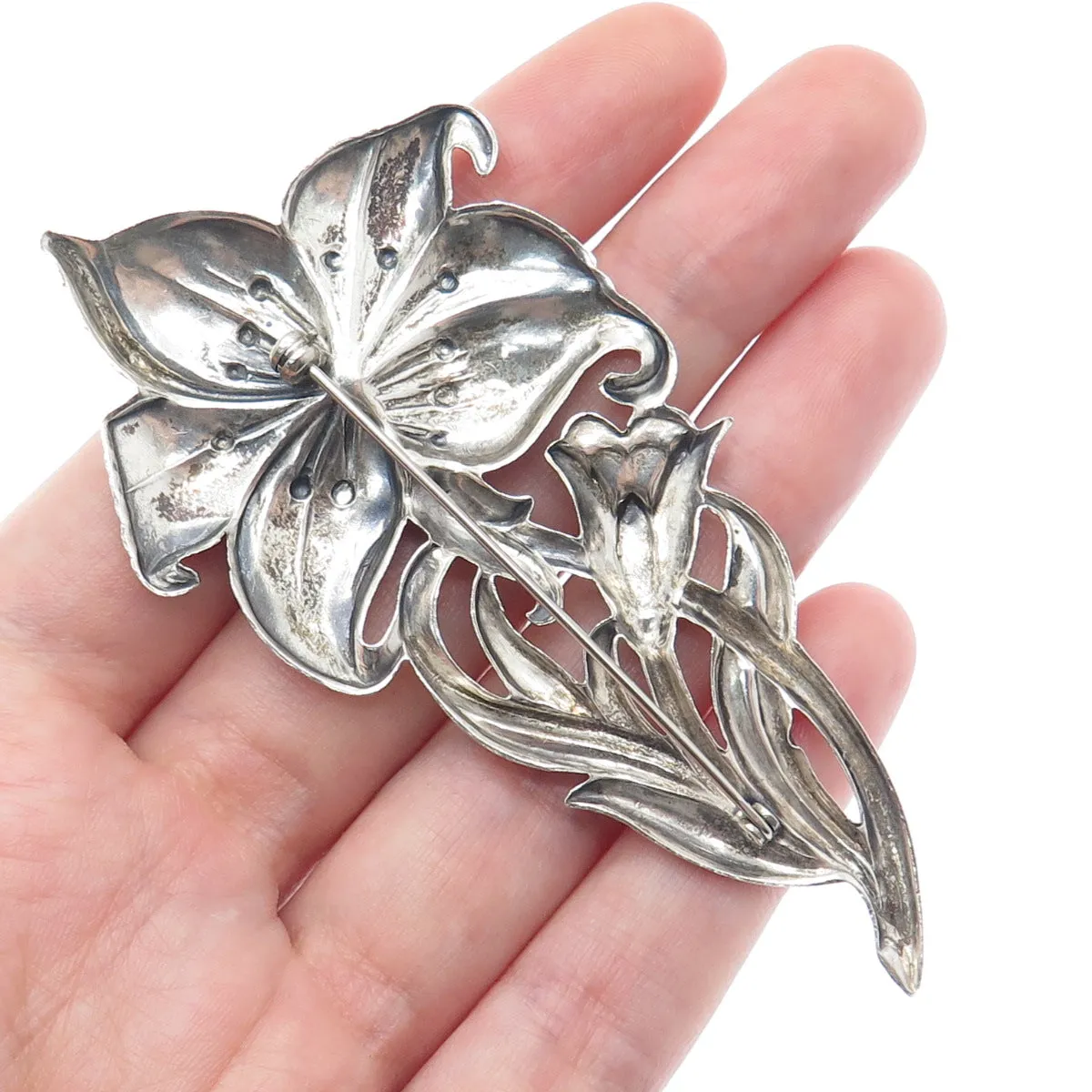 925 Sterling Silver Antique Art Deco Lily Flower Repousse Oxidized Pin Brooch
