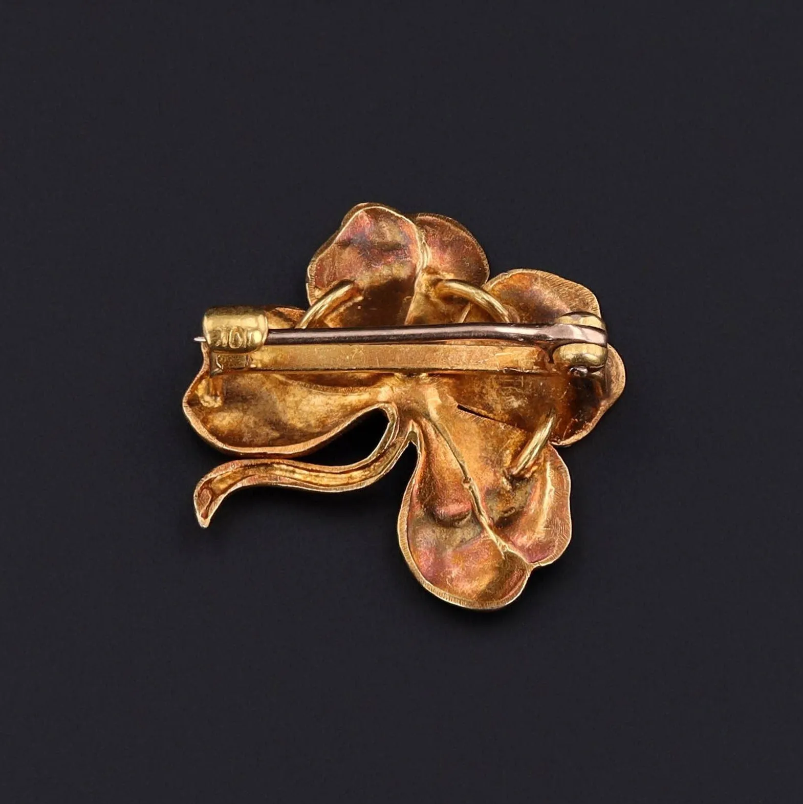 Antique Clover Brooch of 10k Gold