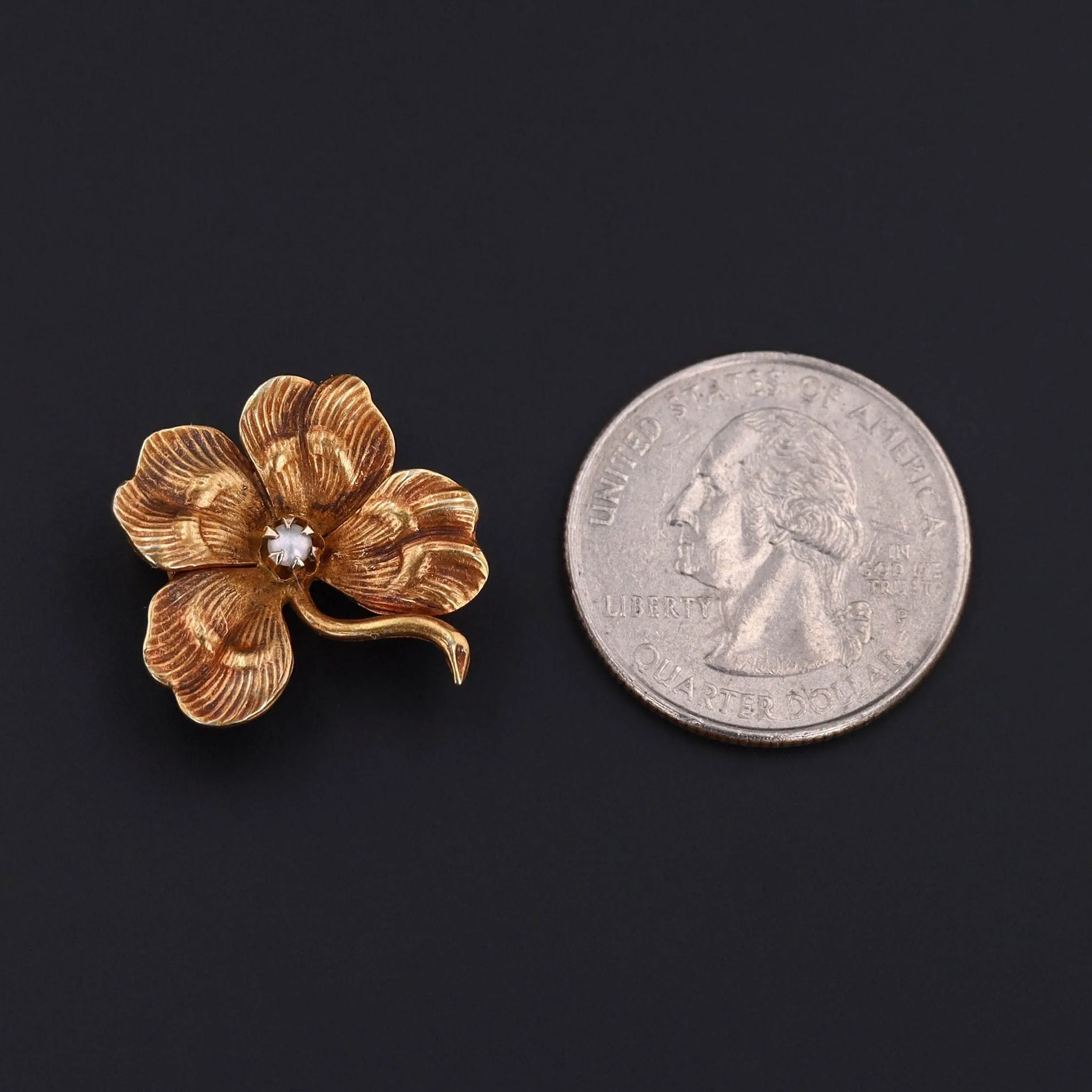 Antique Clover Brooch of 10k Gold