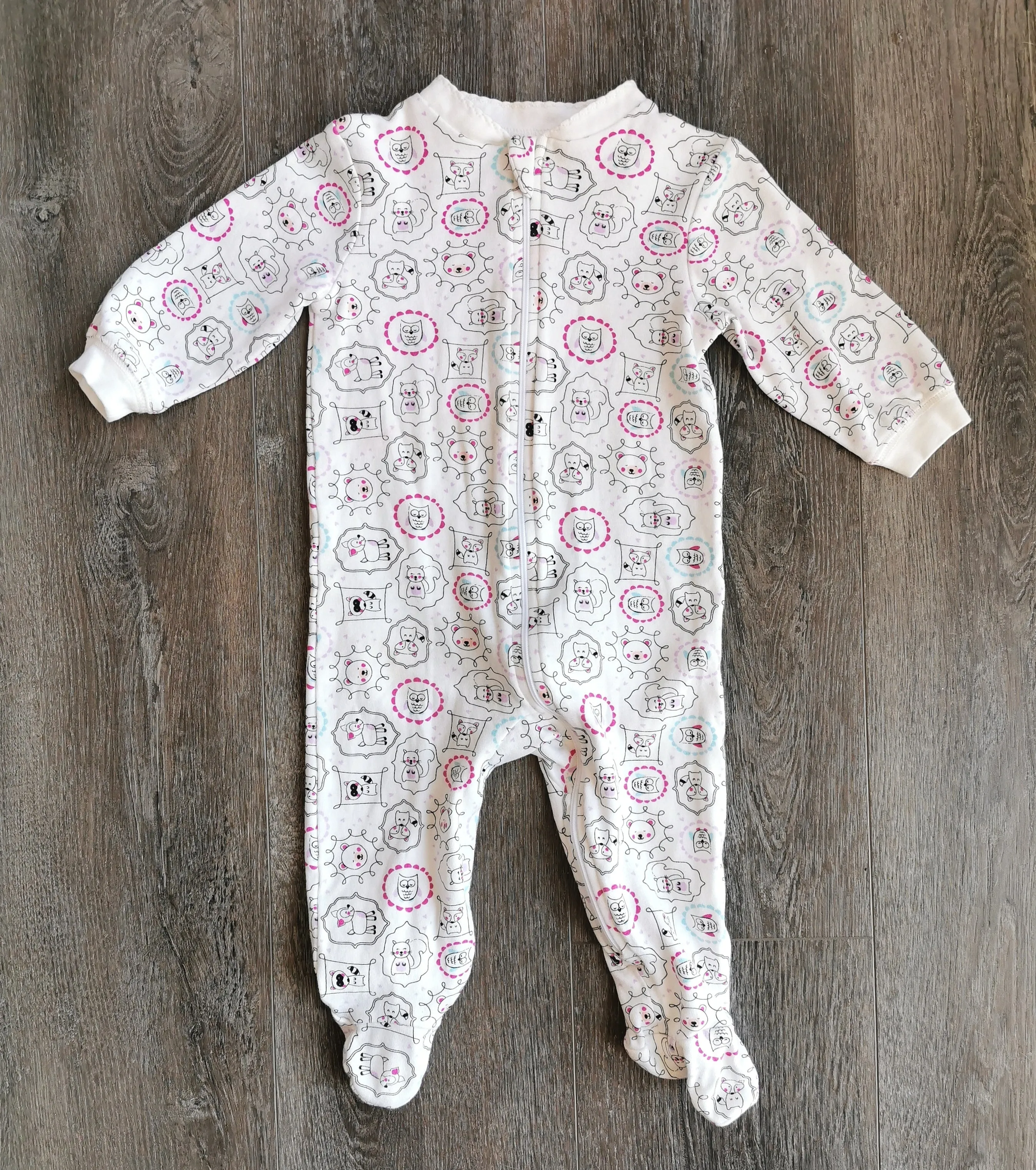 BABY GIRL SIZE 6/12 MONTHS - GEORGE, Soft Graphic Sleep & Play Onesie EUC B32