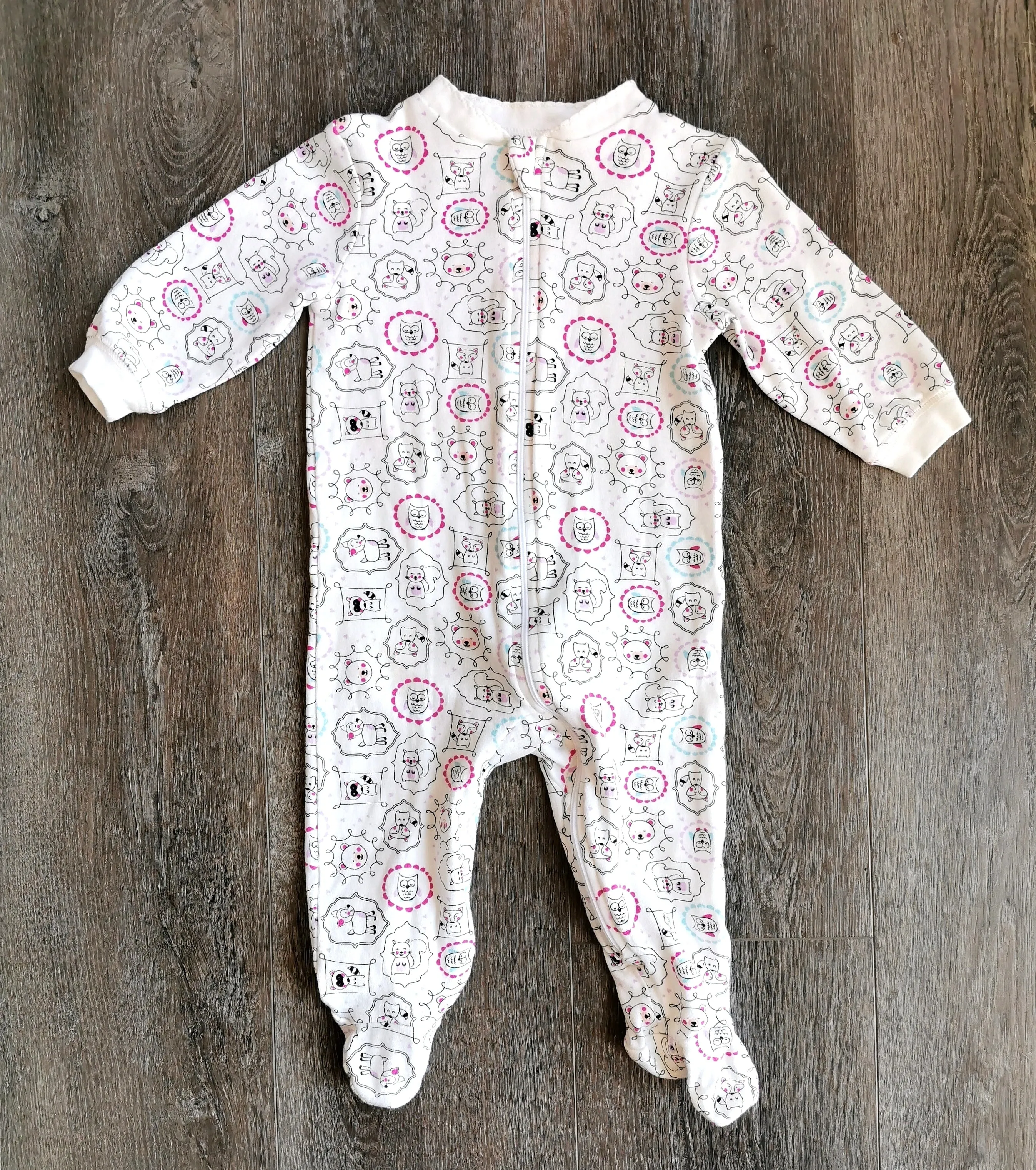 BABY GIRL SIZE 6/12 MONTHS - GEORGE, Soft Graphic Sleep & Play Onesie EUC B32