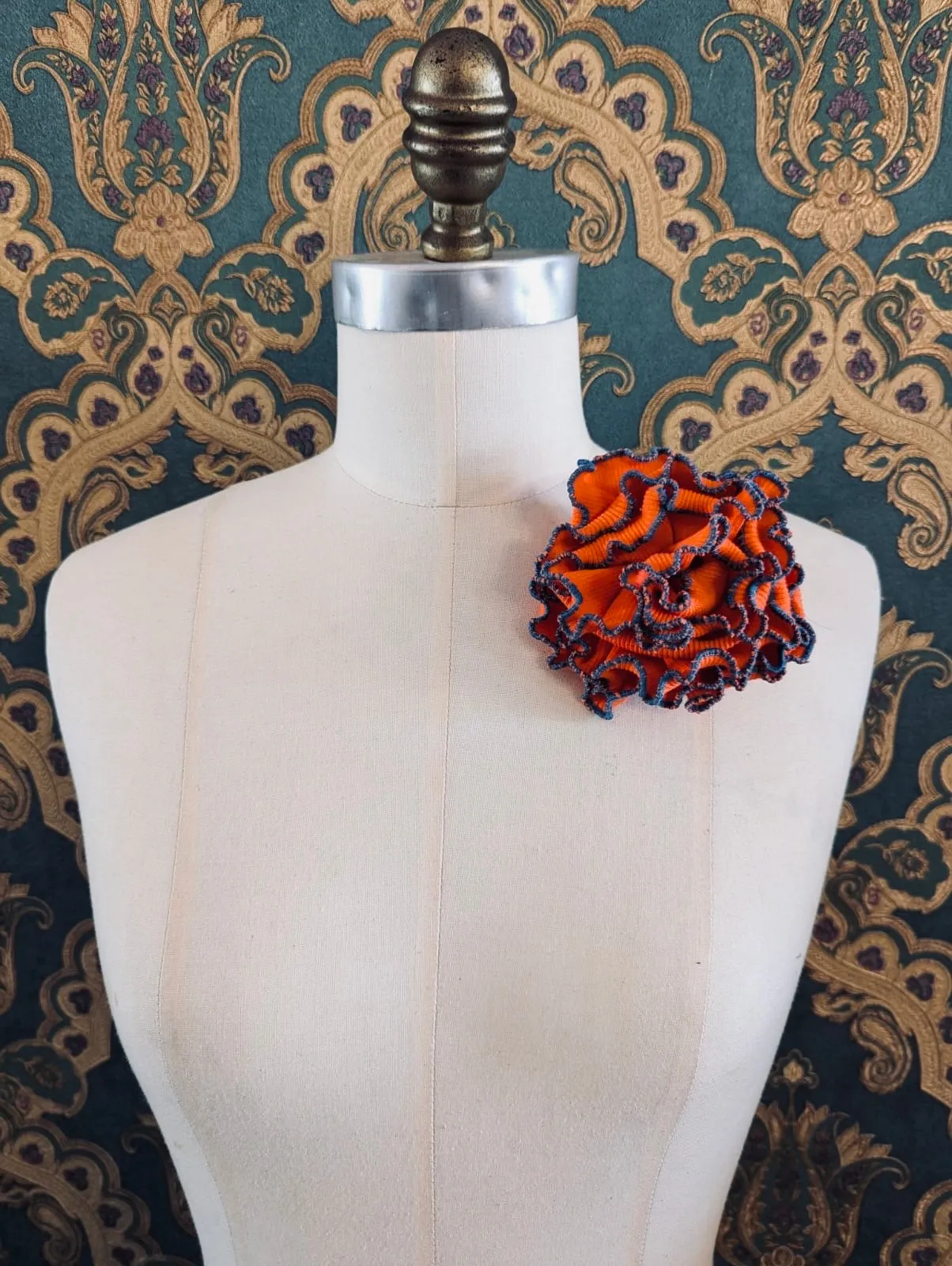 Corallo Brooch