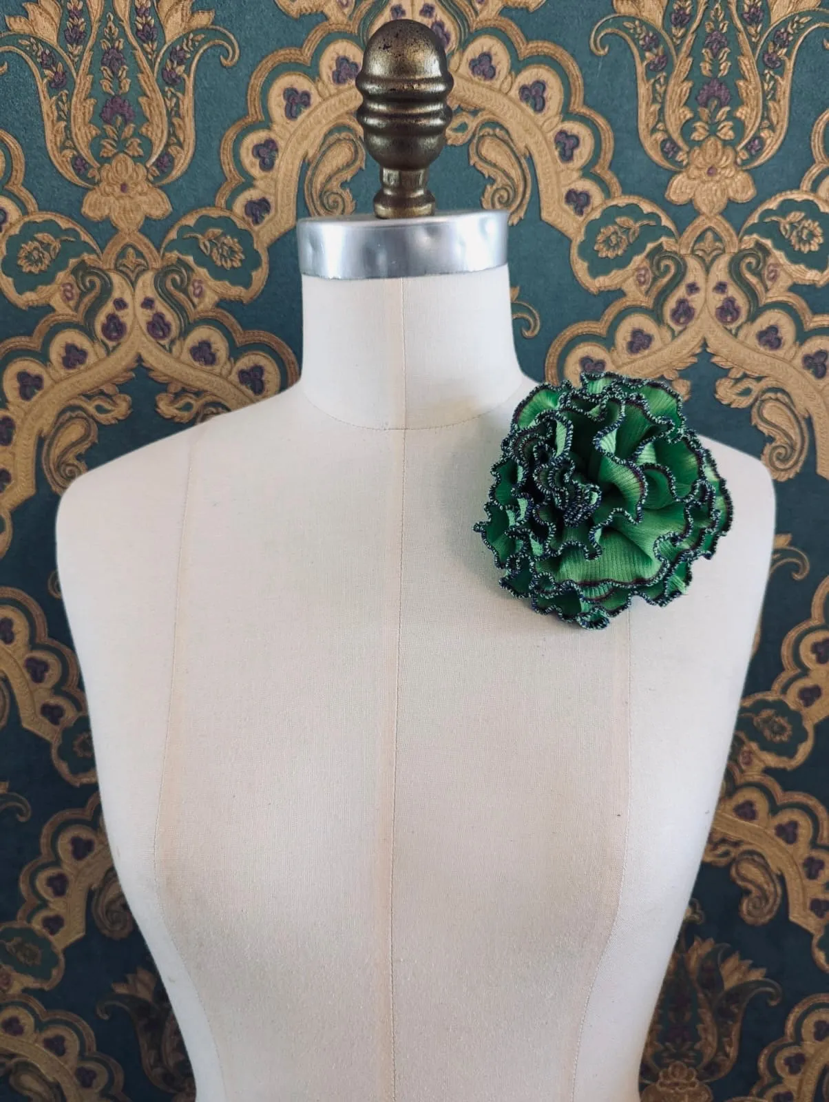 Corallo Brooch