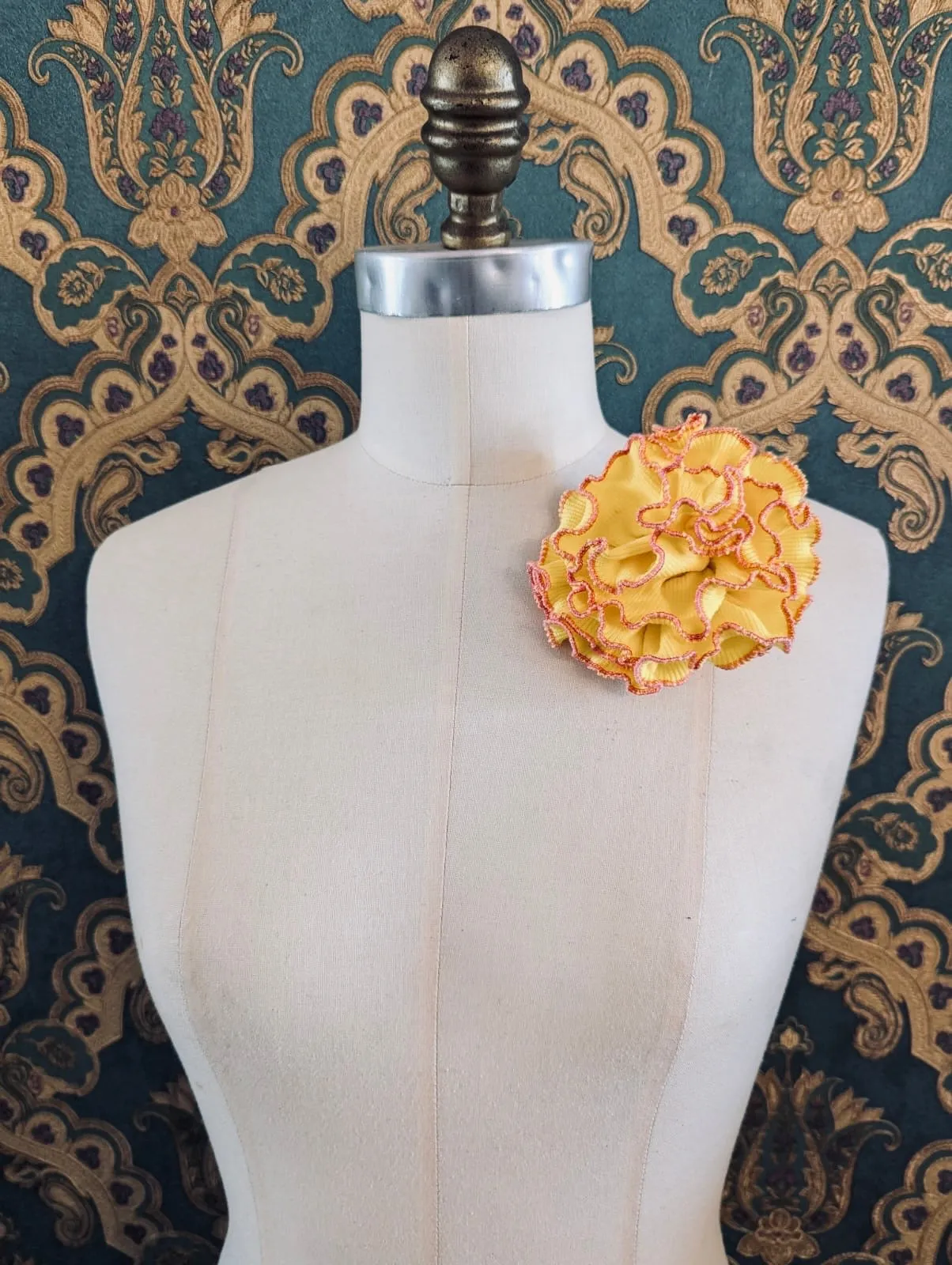 Corallo Brooch