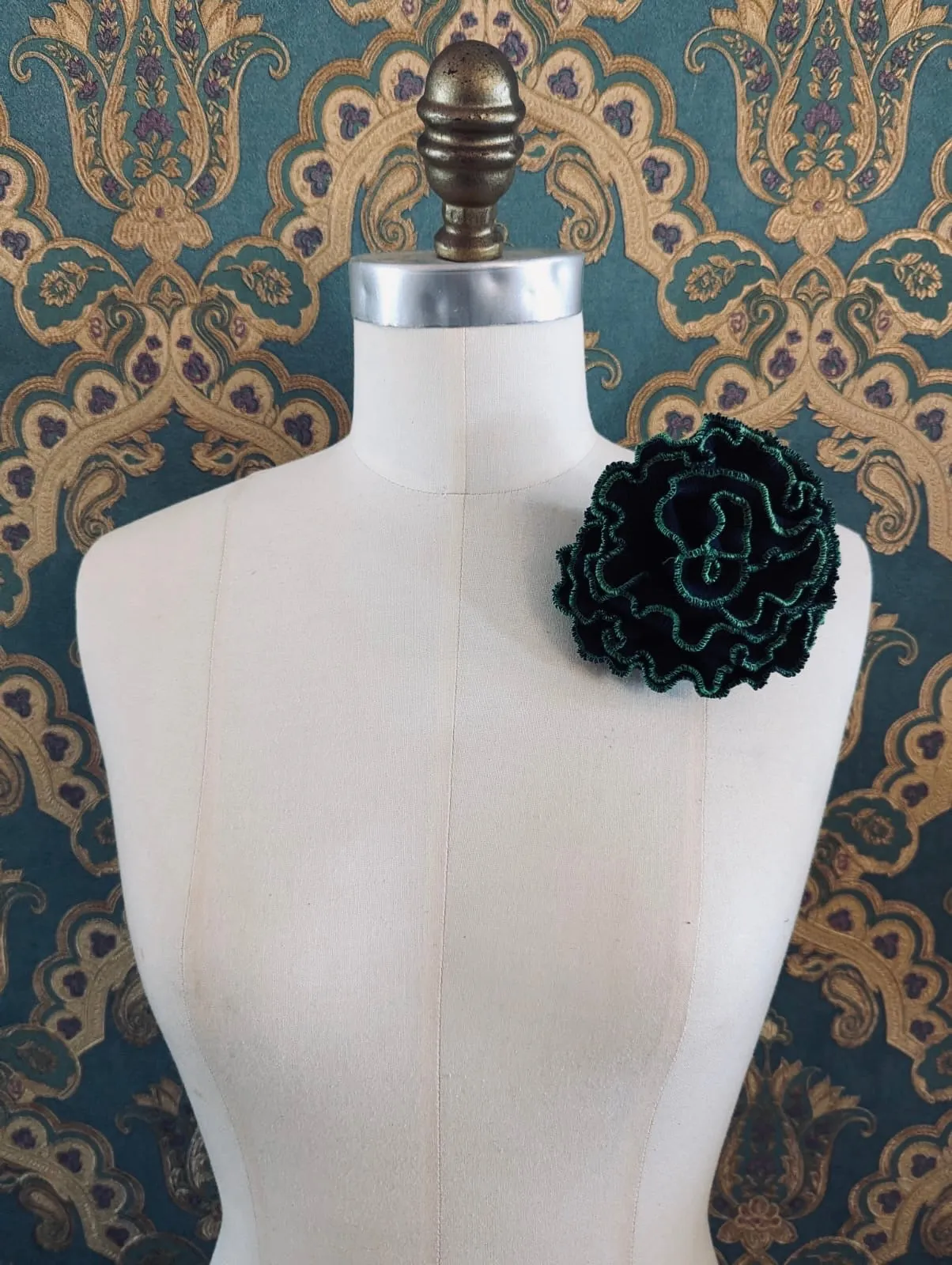 Corallo Brooch