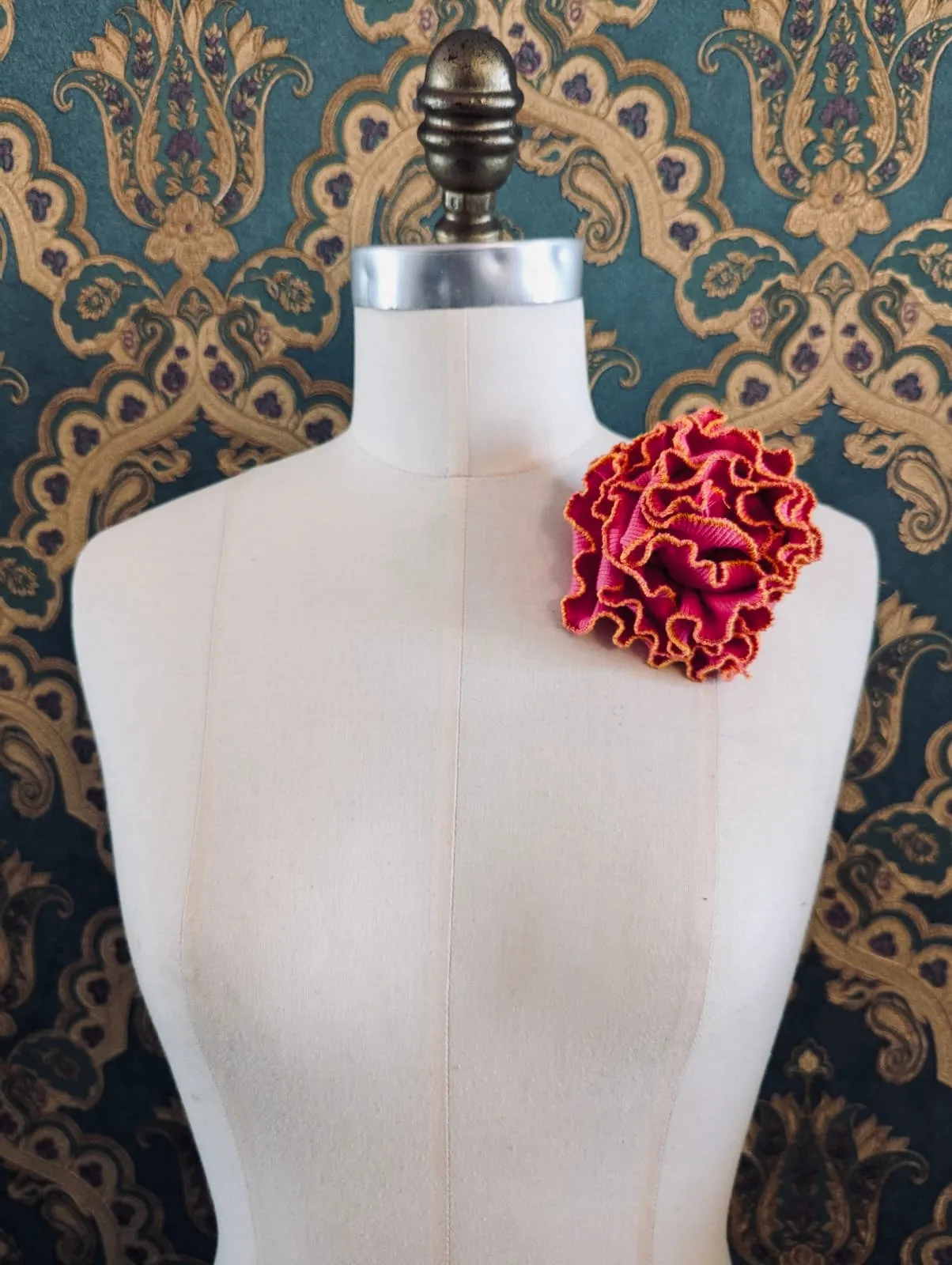Corallo Brooch