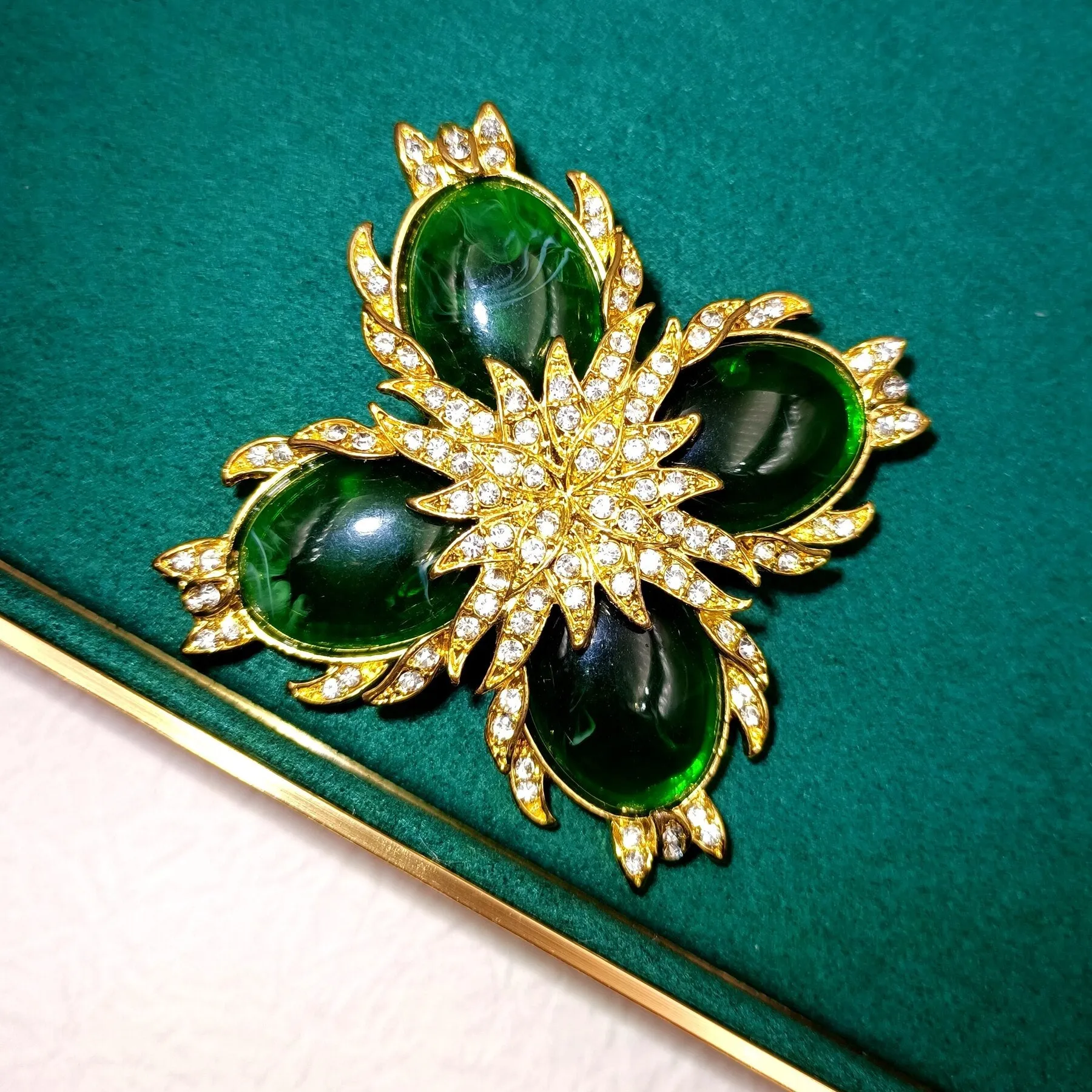Jewelblings Mid Century Designer Golden Foil Deco Four Petal Green Flower Brooches Pins for Women Grandmother Mum Vintage Costume Jewelry