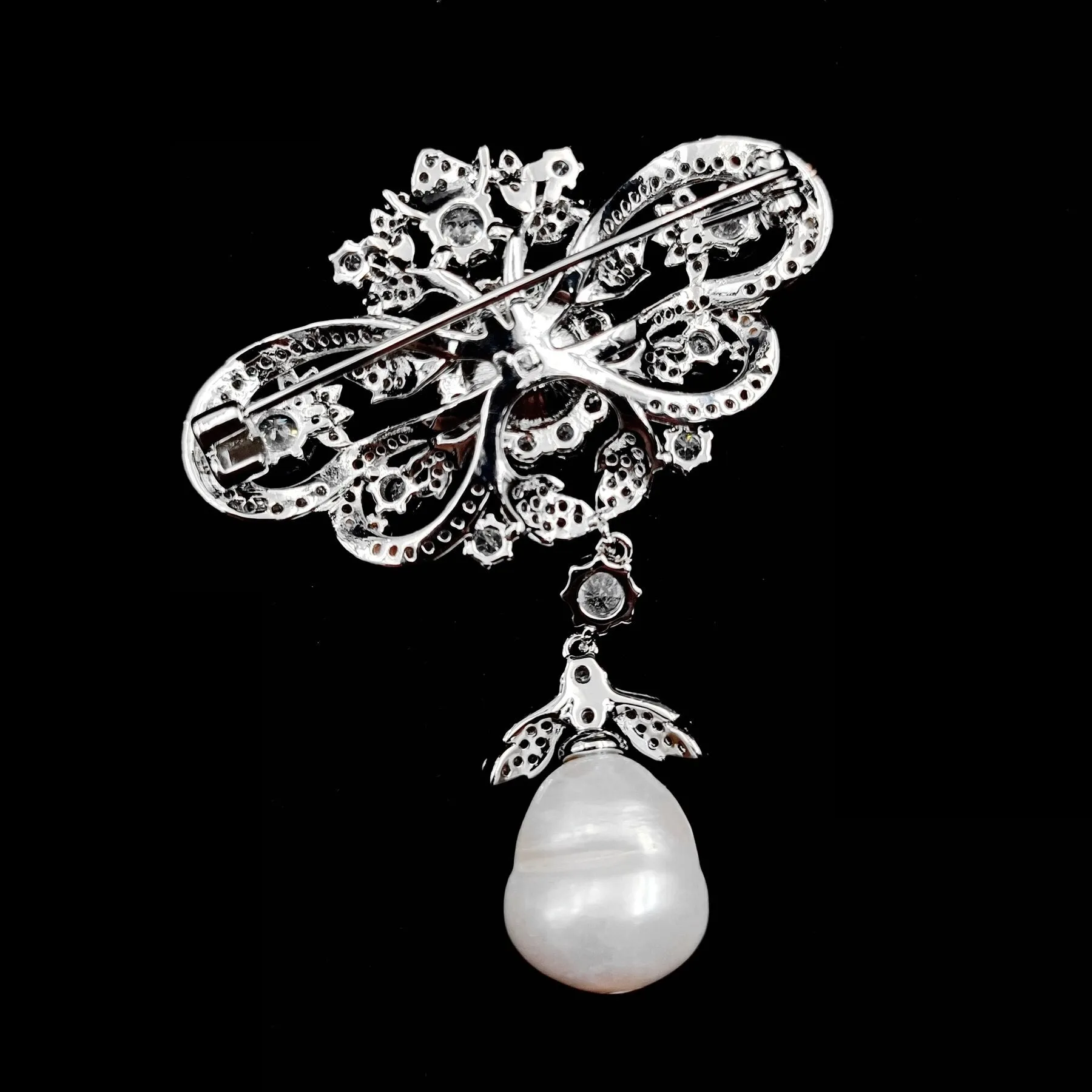 Jewelblings Queen Vintage Silver Tone Double Ribbon Bow & Imitated Baroque Pearl Drop Brooches Pins Edwardian Wedding Bridal Guest Accessory