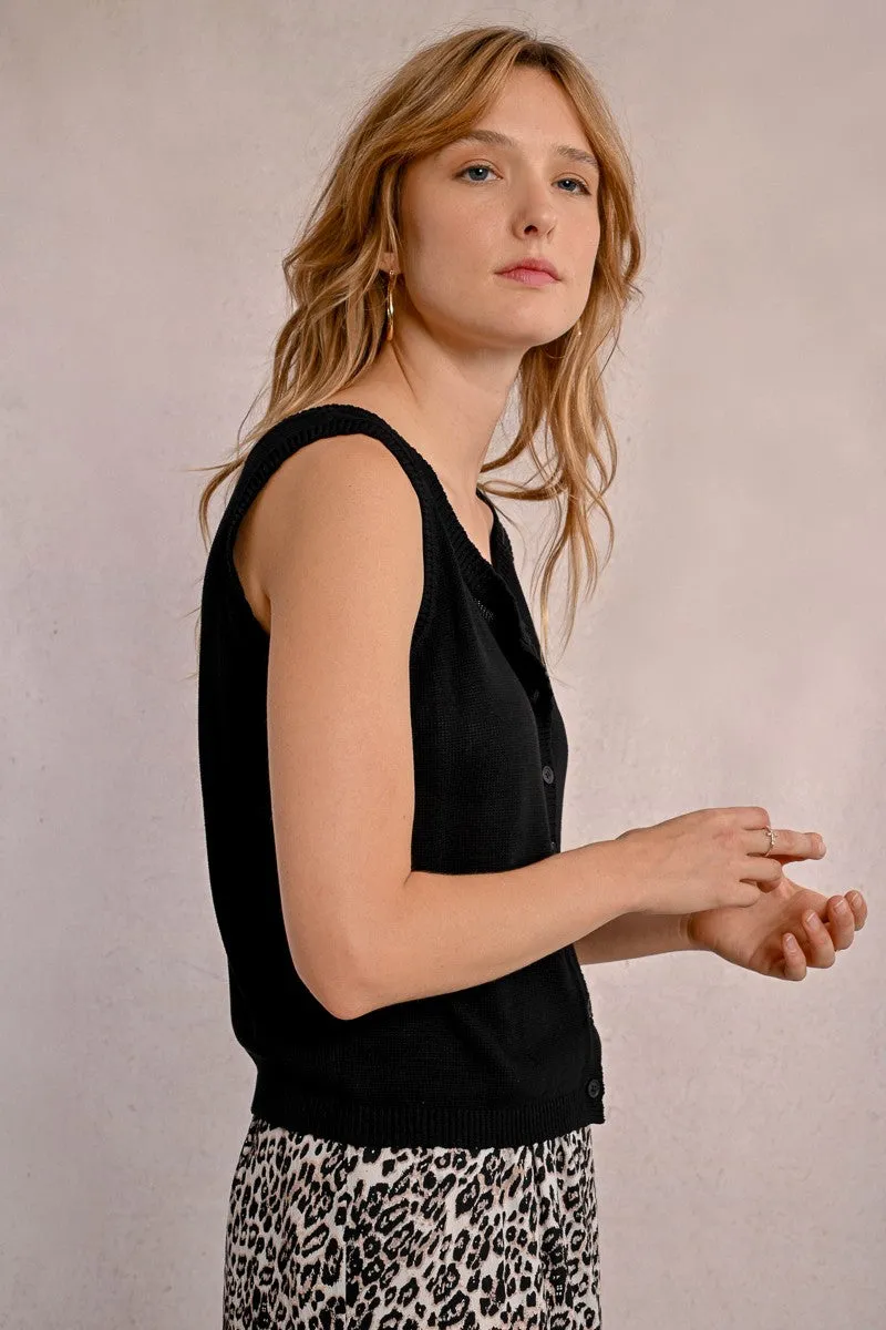 KNITTED VEST