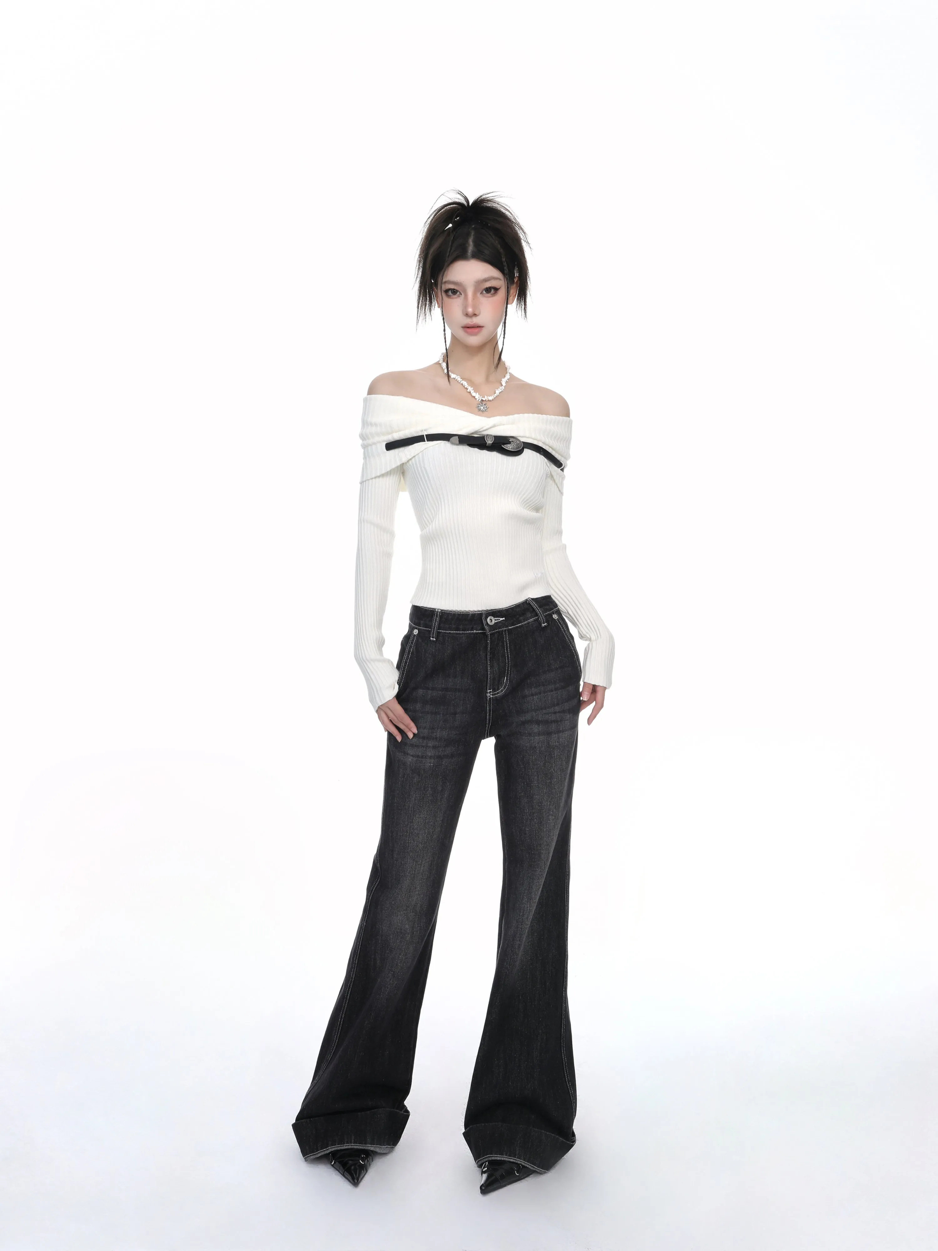 Long-sleeved knitted sweater