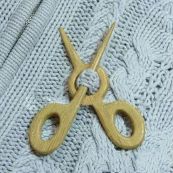lusailstore - wooden animal brooches