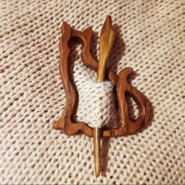 lusailstore - wooden animal brooches