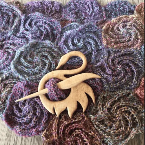 lusailstore - wooden animal brooches