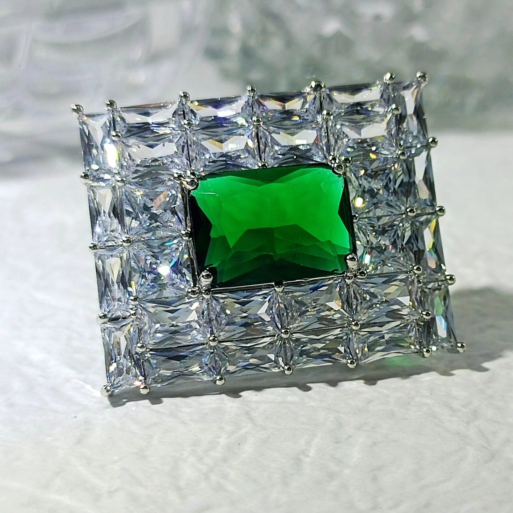 Old European Vintage Stylish Clear and Green Art Deco Rectangle Pins Brooches