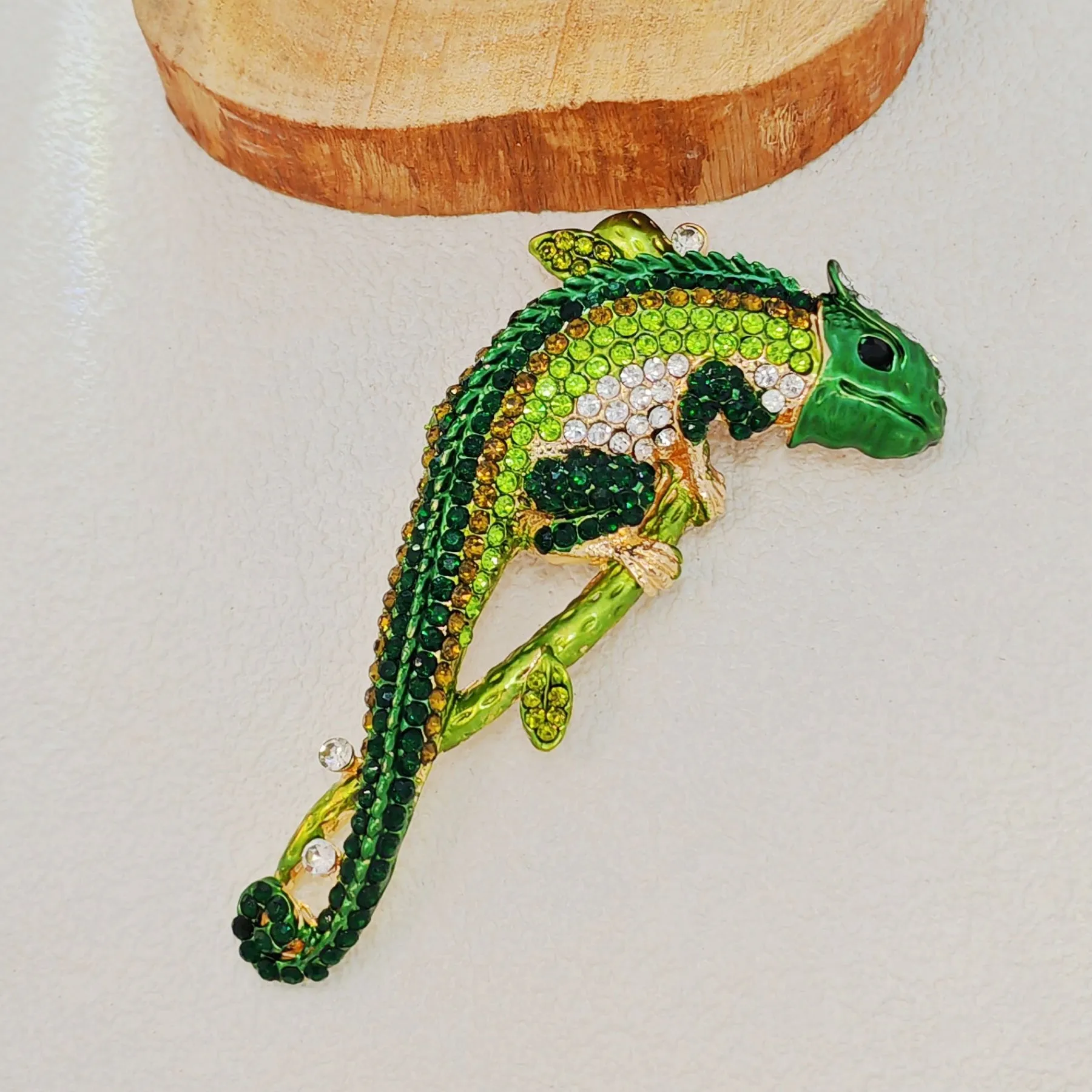 Stunning Green Chameleon Brooch with Crystal and Enamel Detailing
