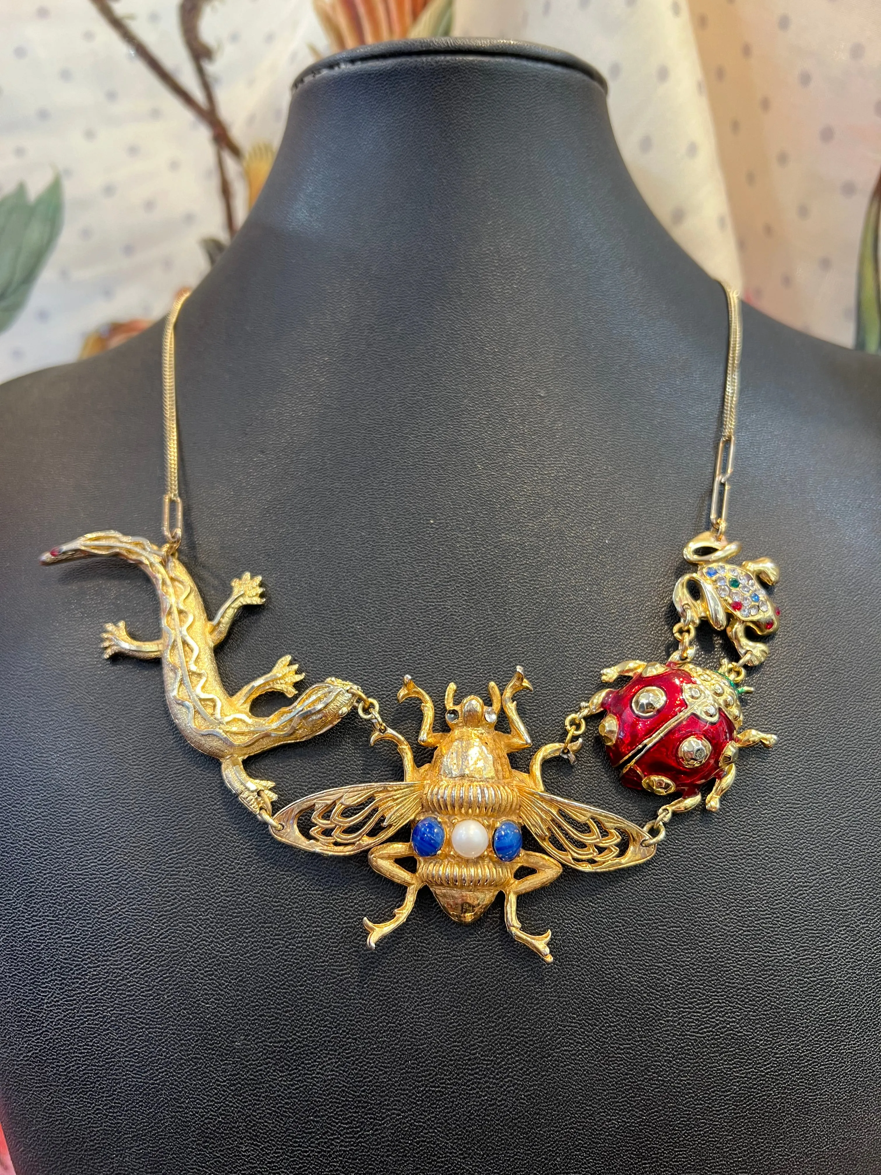VINTAGE ANIMAL CHAINS