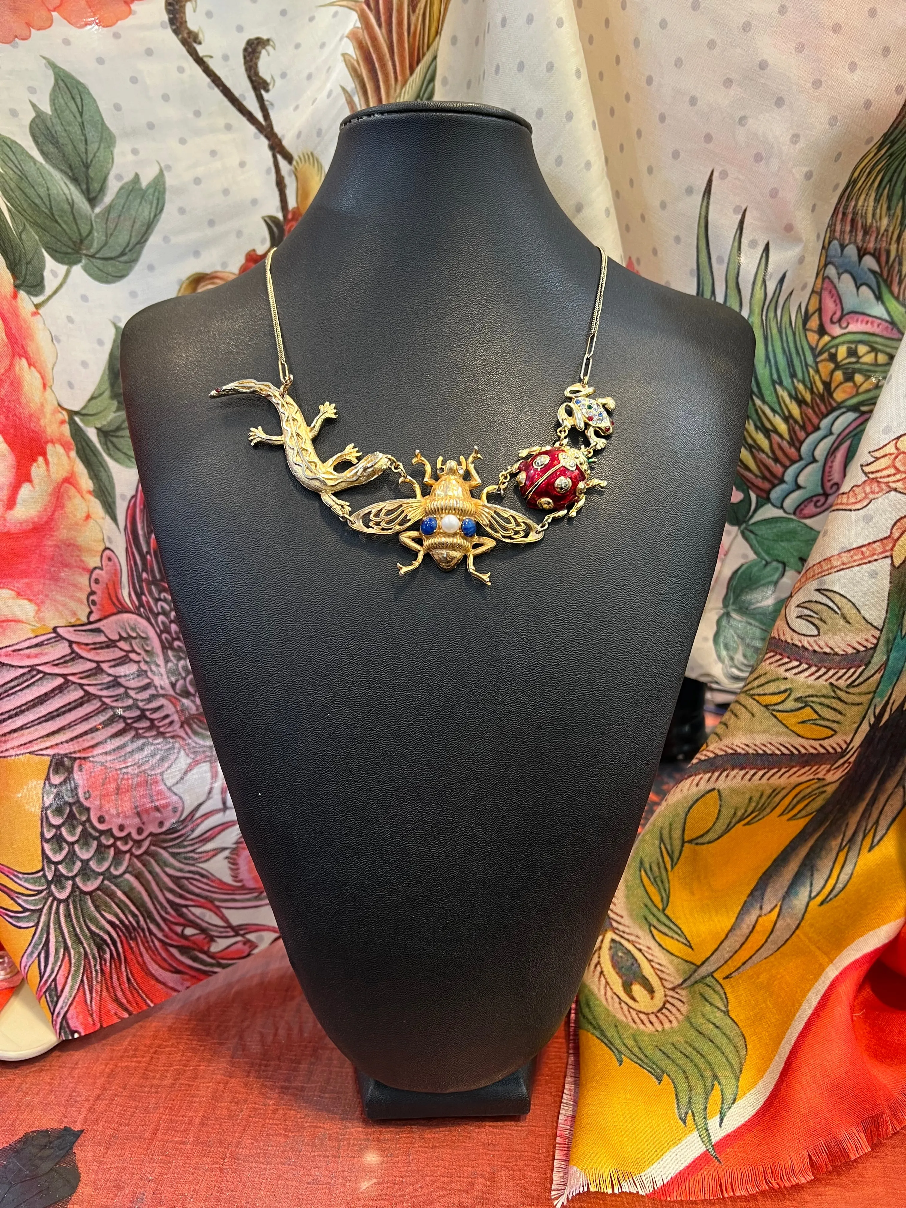 VINTAGE ANIMAL CHAINS