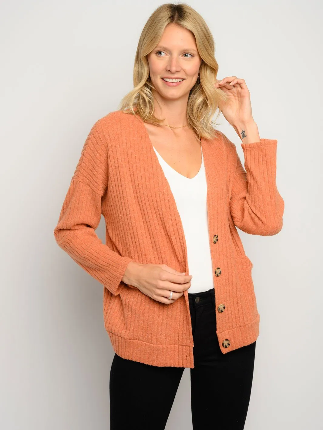 WOMEN'S RIBBED LONG SLEEVE BUTTON CLOSURE POCKETS CARDIGAN